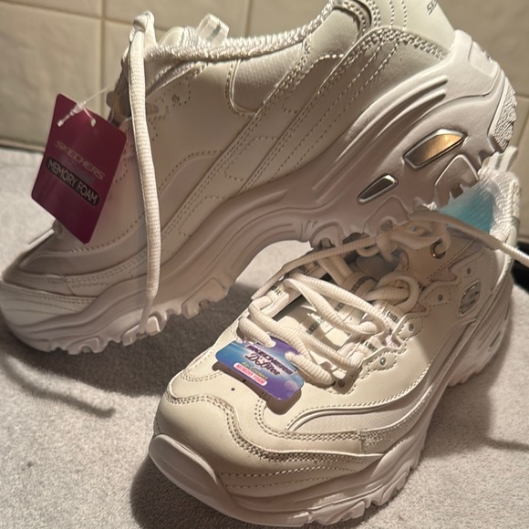 Skechers Women's D’Lites White w/Silver Sneakers- Sz 8. New - Picture 5 of 7